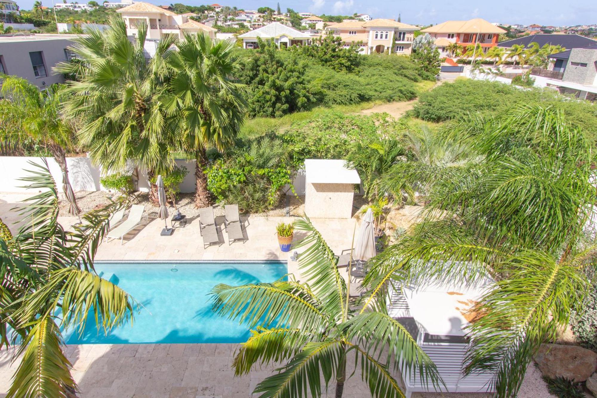 Goudhaen Luxury Private Apartments Jan Thiel Beach Экстерьер фото