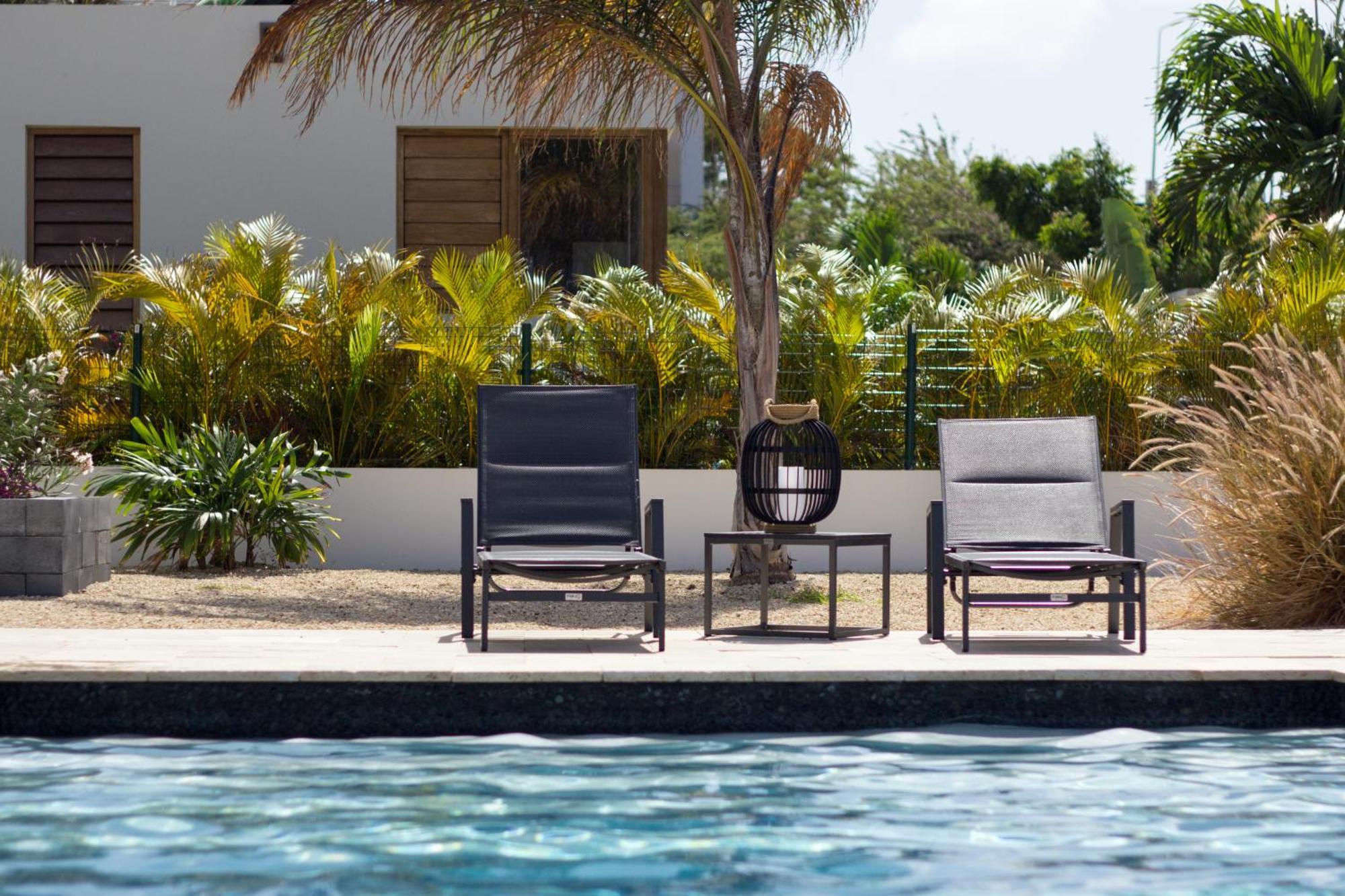 Goudhaen Luxury Private Apartments Jan Thiel Beach Экстерьер фото