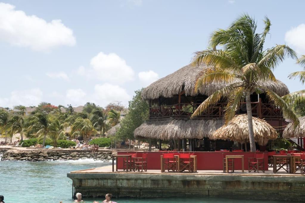 Goudhaen Luxury Private Apartments Jan Thiel Beach Экстерьер фото