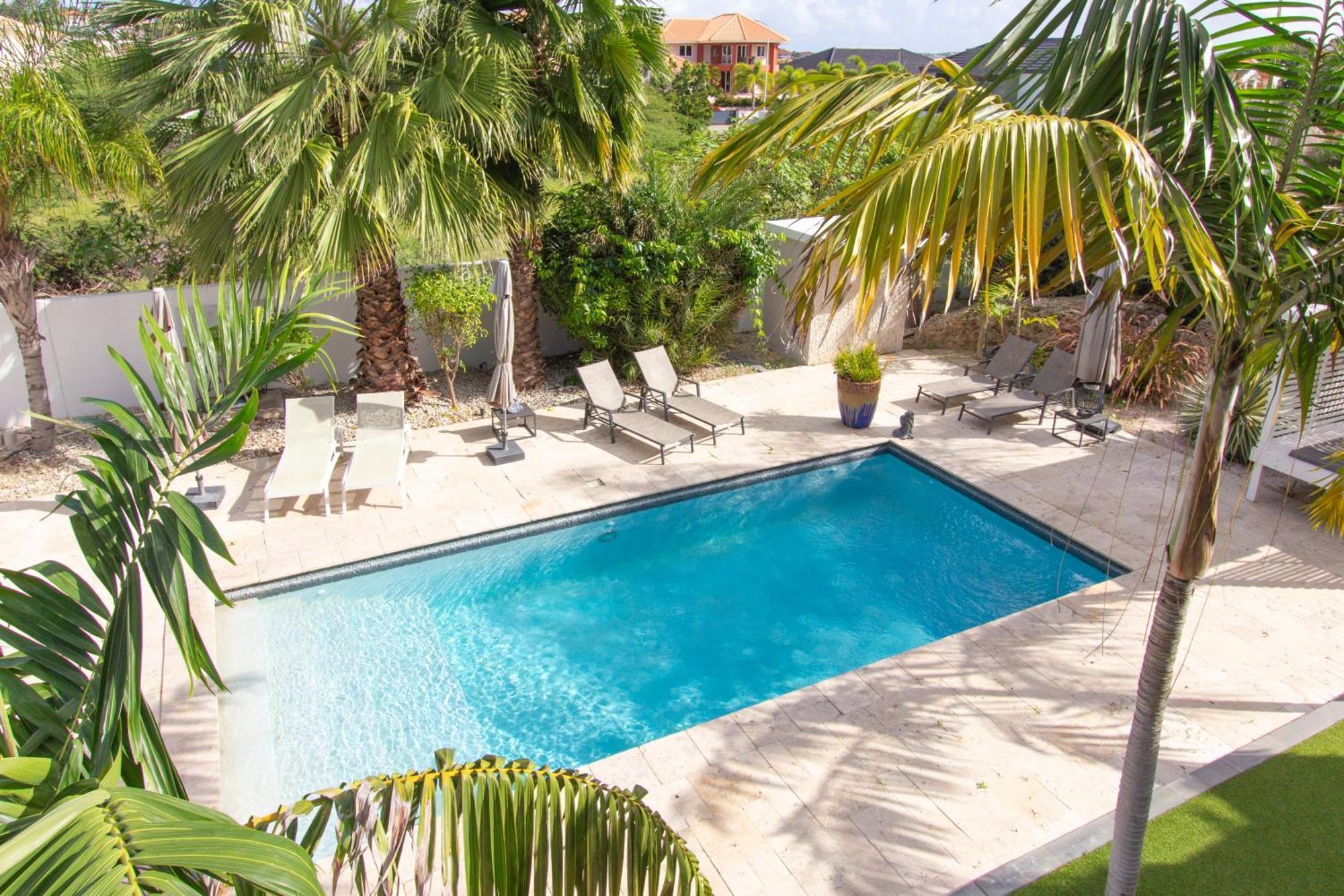 Goudhaen Luxury Private Apartments Jan Thiel Beach Экстерьер фото