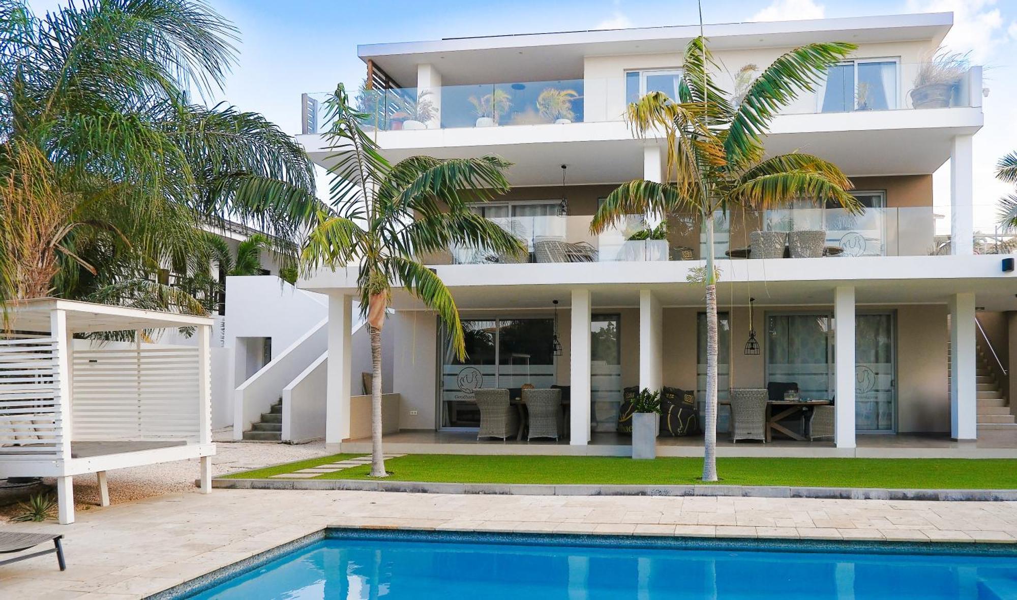 Goudhaen Luxury Private Apartments Jan Thiel Beach Экстерьер фото